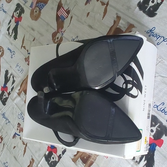 Nine west black heels - Picture 3 of 6